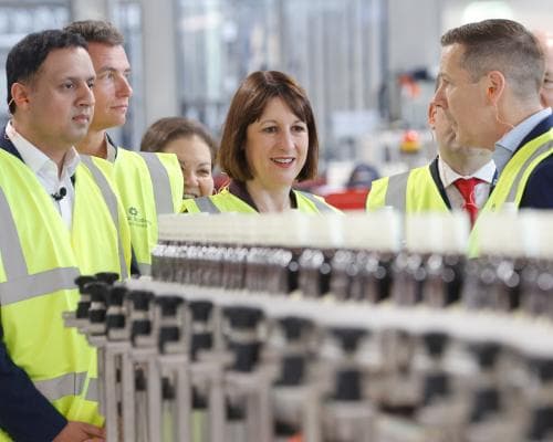Staff layoffs in UK gain pace amid Trump tariff turmoil and labour cost increases 